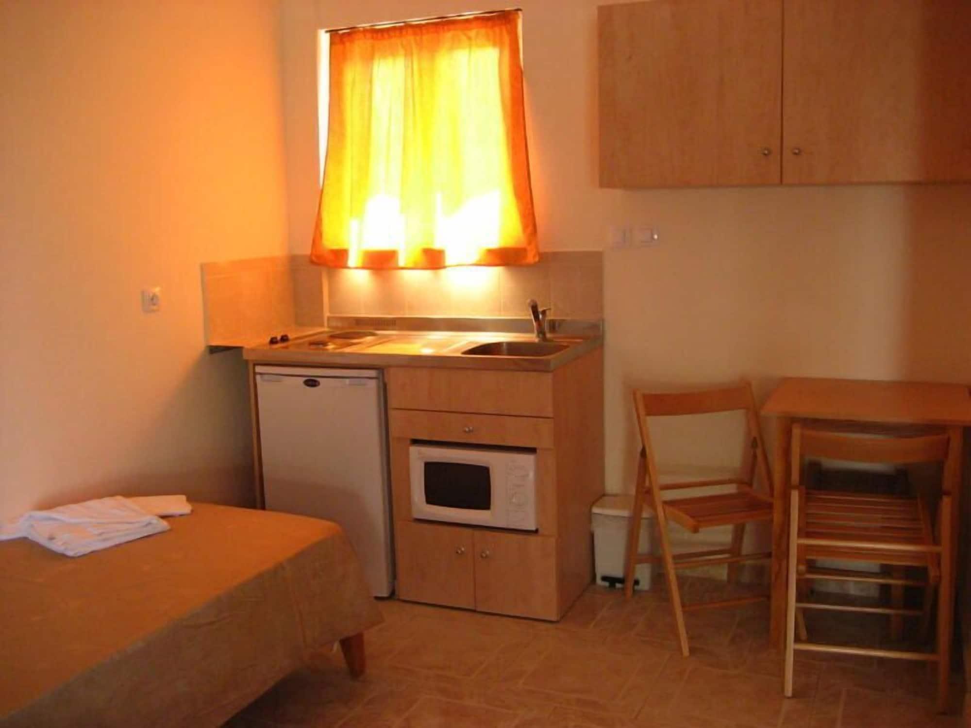 Baladinos Hotel de apartamente Gerani (Chania)